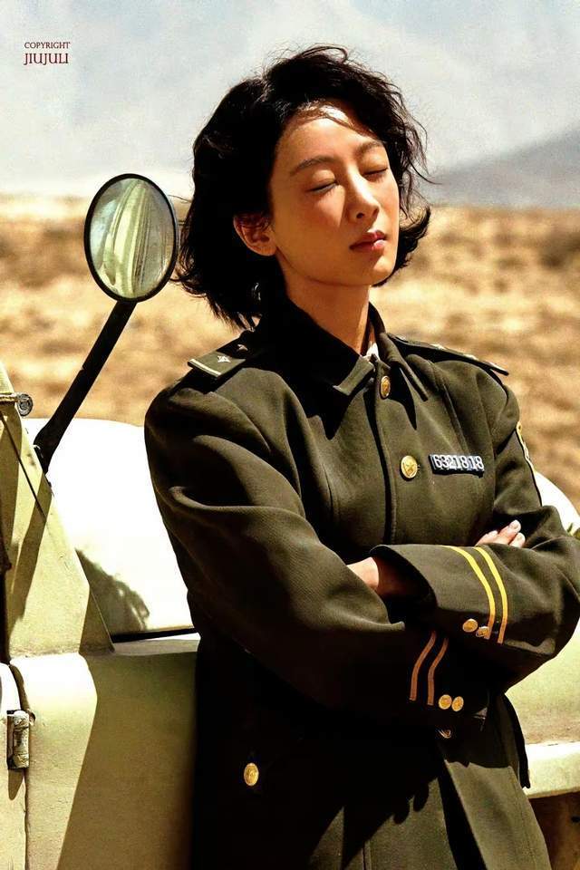 张一山采访曝第一时间恭喜杨紫！22年友谊实锤，白玉兰含金量真高